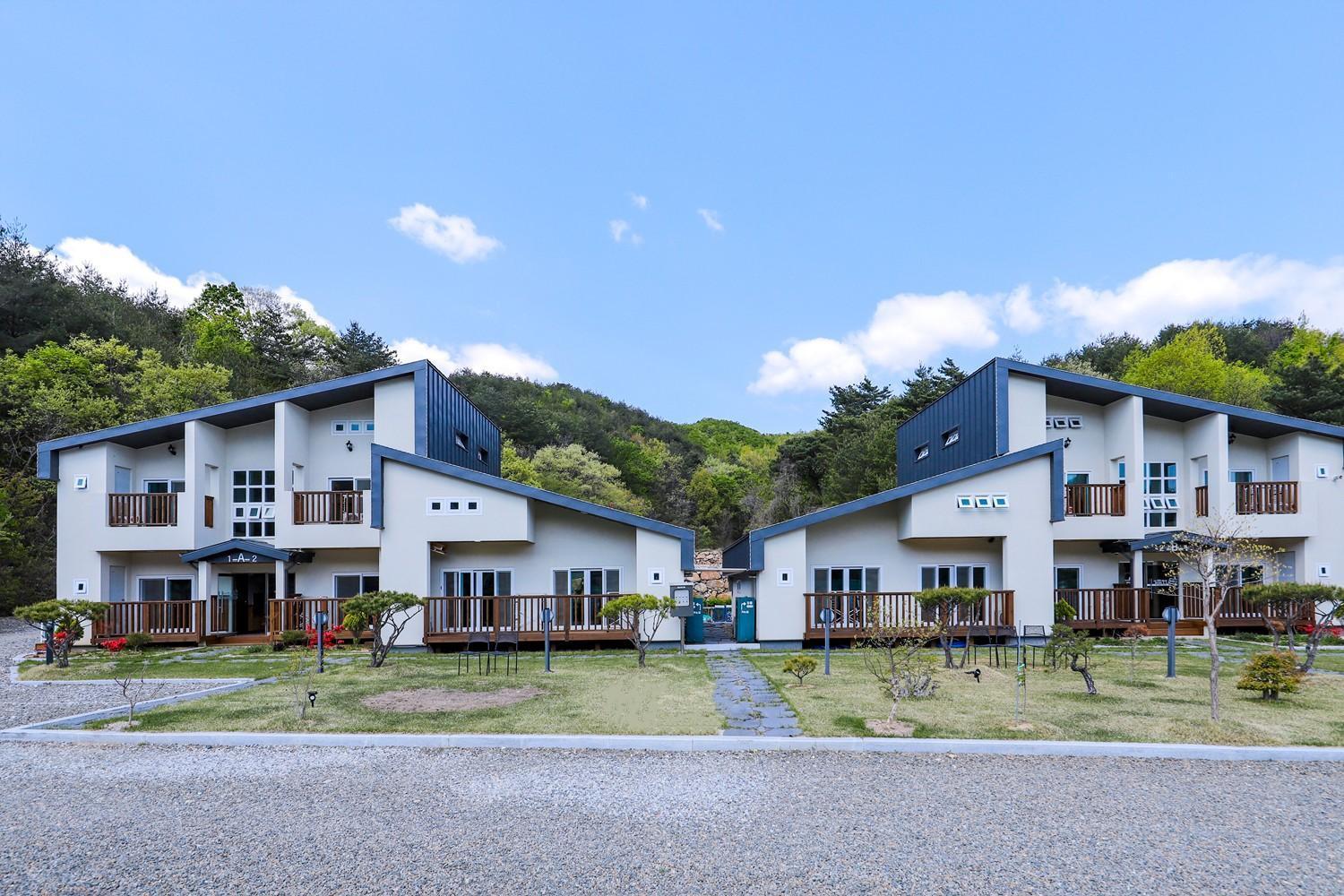 Samcheok Yonghwa Silkroad Pension Exterior foto